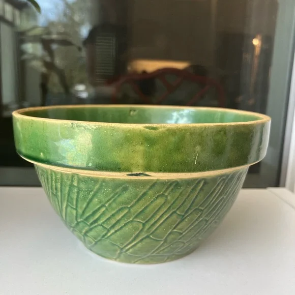 Vintage McCoy Pottery Green Planter - Picture 2 of 5